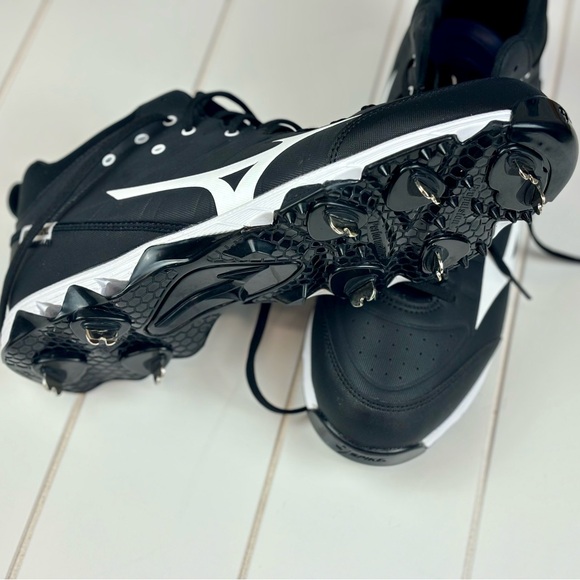 ⚾️ NEW Mizuno Black/White Baseball Metal Cleats Size 10.5 - Picture 2 of 5